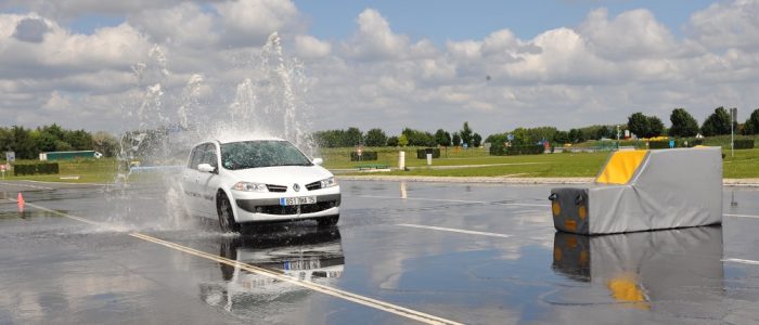 Conducteur suivant un stage de récupération de points remboursé par le Pack Sécurité SOS+